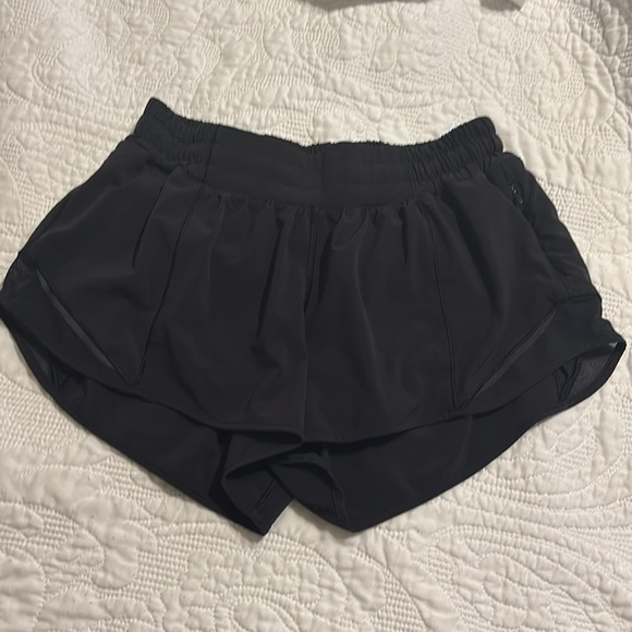 Lululemon low rise 2.5 hottie hot black size 6 - Picture 2 of 4